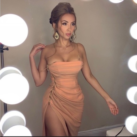 HOUSE OF CB 'Nastassia' Rose Gold Corseted Maxi Dress - Picture 9 of 17